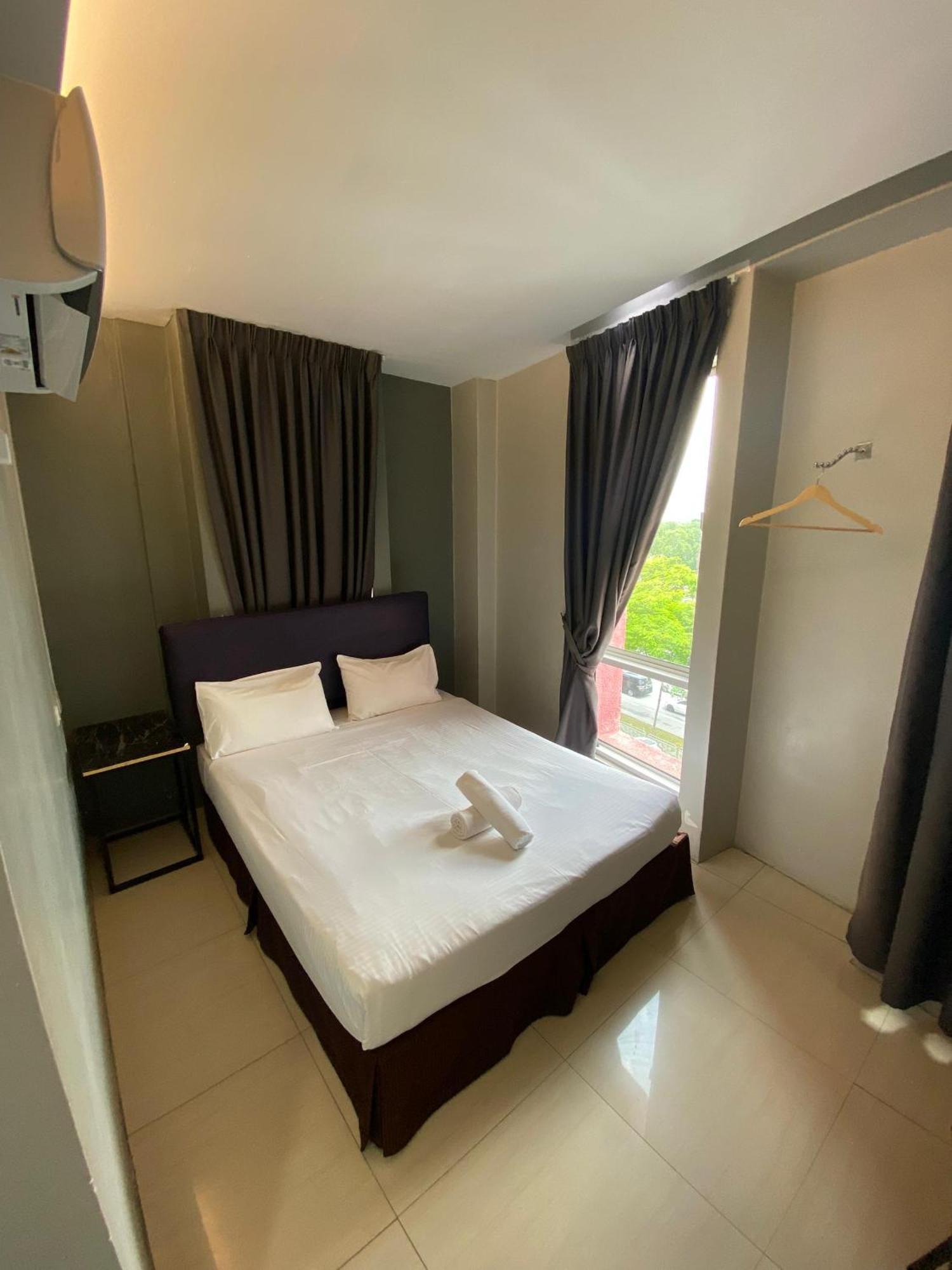 Pillows Plus Kota Damansara Exterior foto